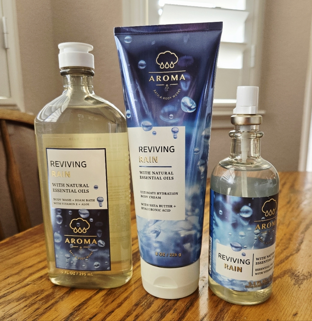 πBOGO 50% OFFππ§΄π«§Bath & Body Works "Reviving Rain" 3-piece Collection - Picture 1 of 10